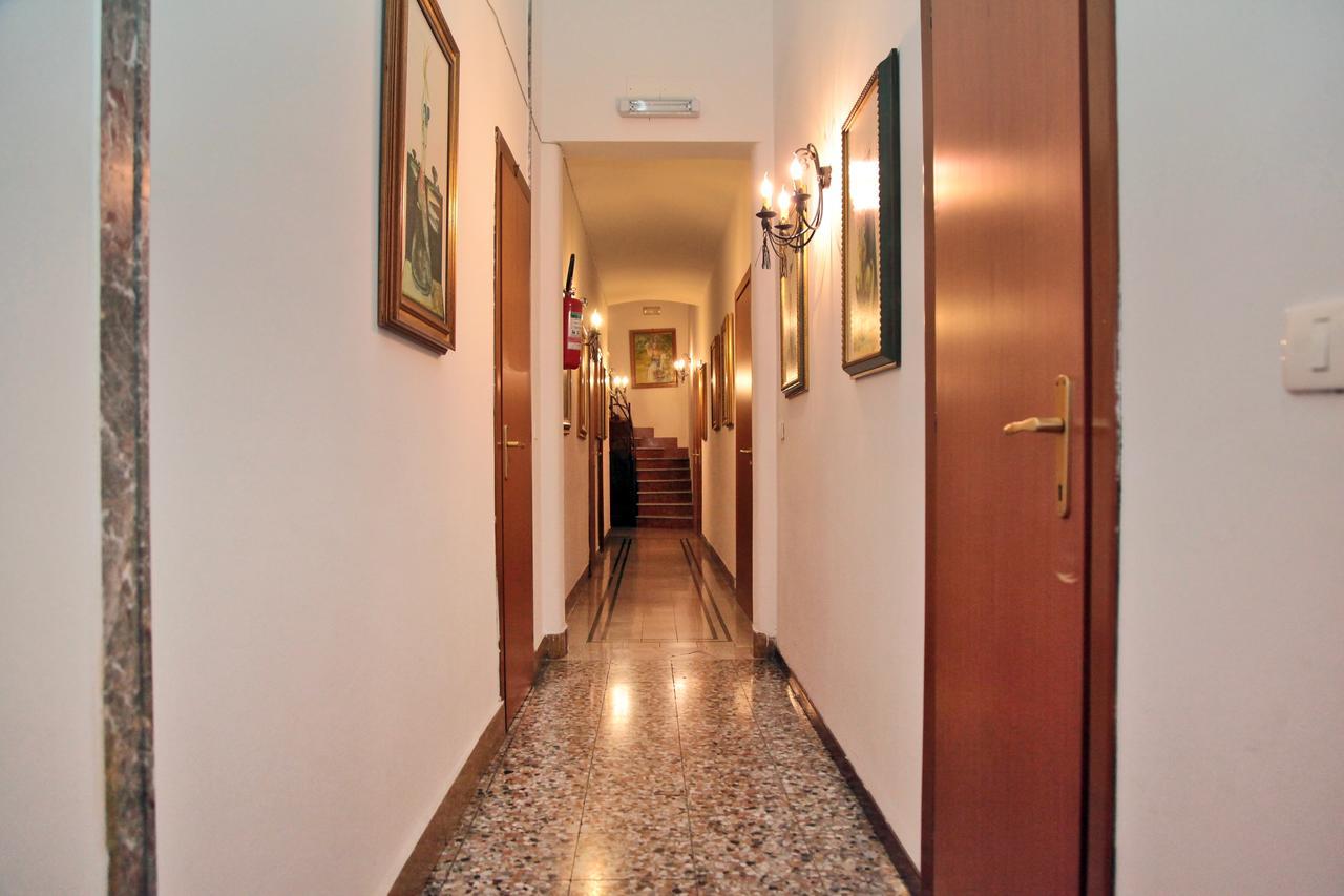 Crispi Rooms Catania Exterior photo